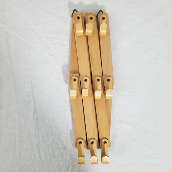 Acordian lightwood wall hanger/organizer - Picture 3 of 5